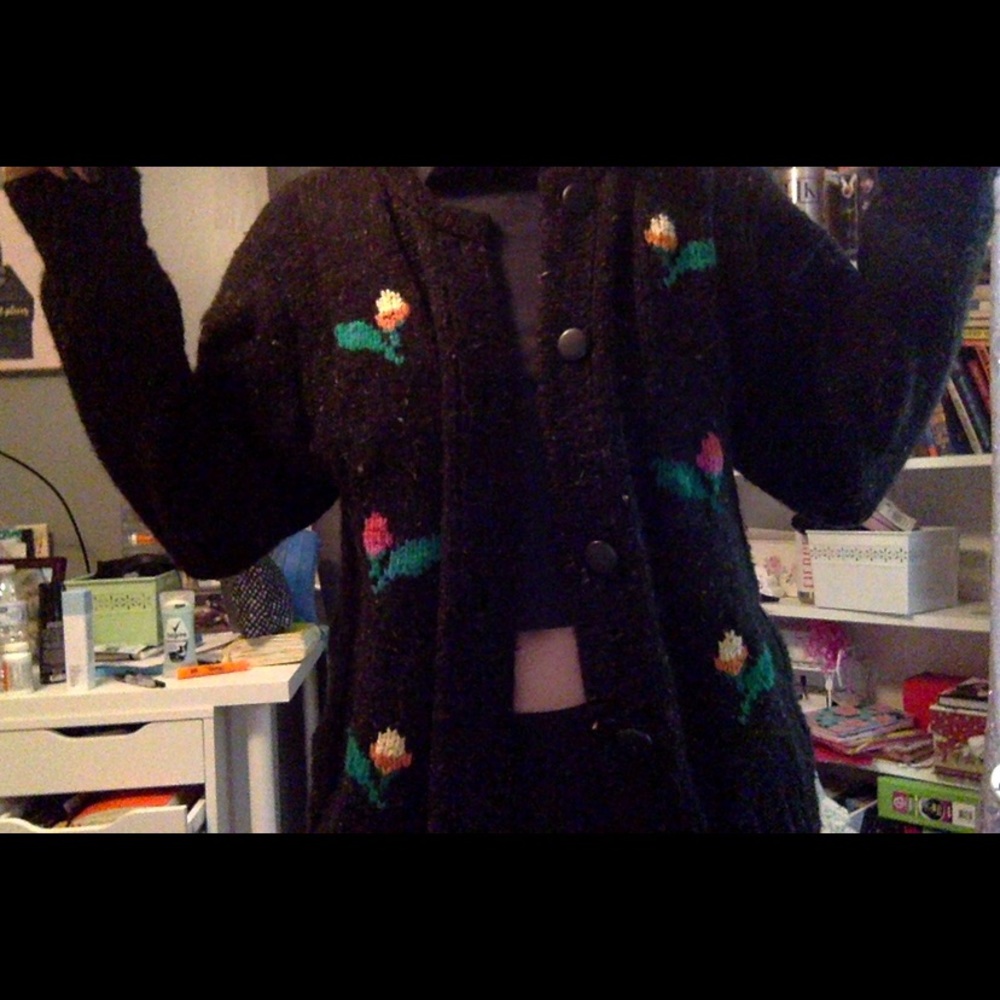 THRIFTED FLORAL CARDIGAN
